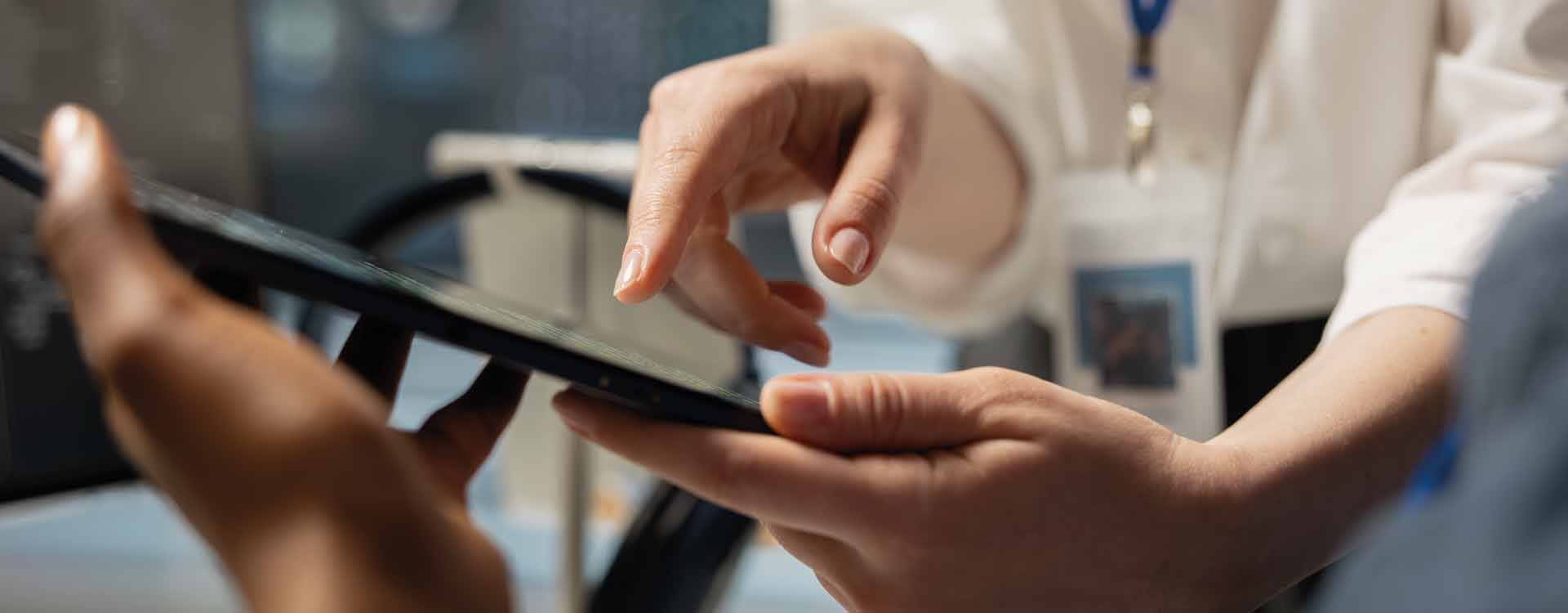 ¿Cómo equilibrar proveedores locales y globales en consumo masivo?
